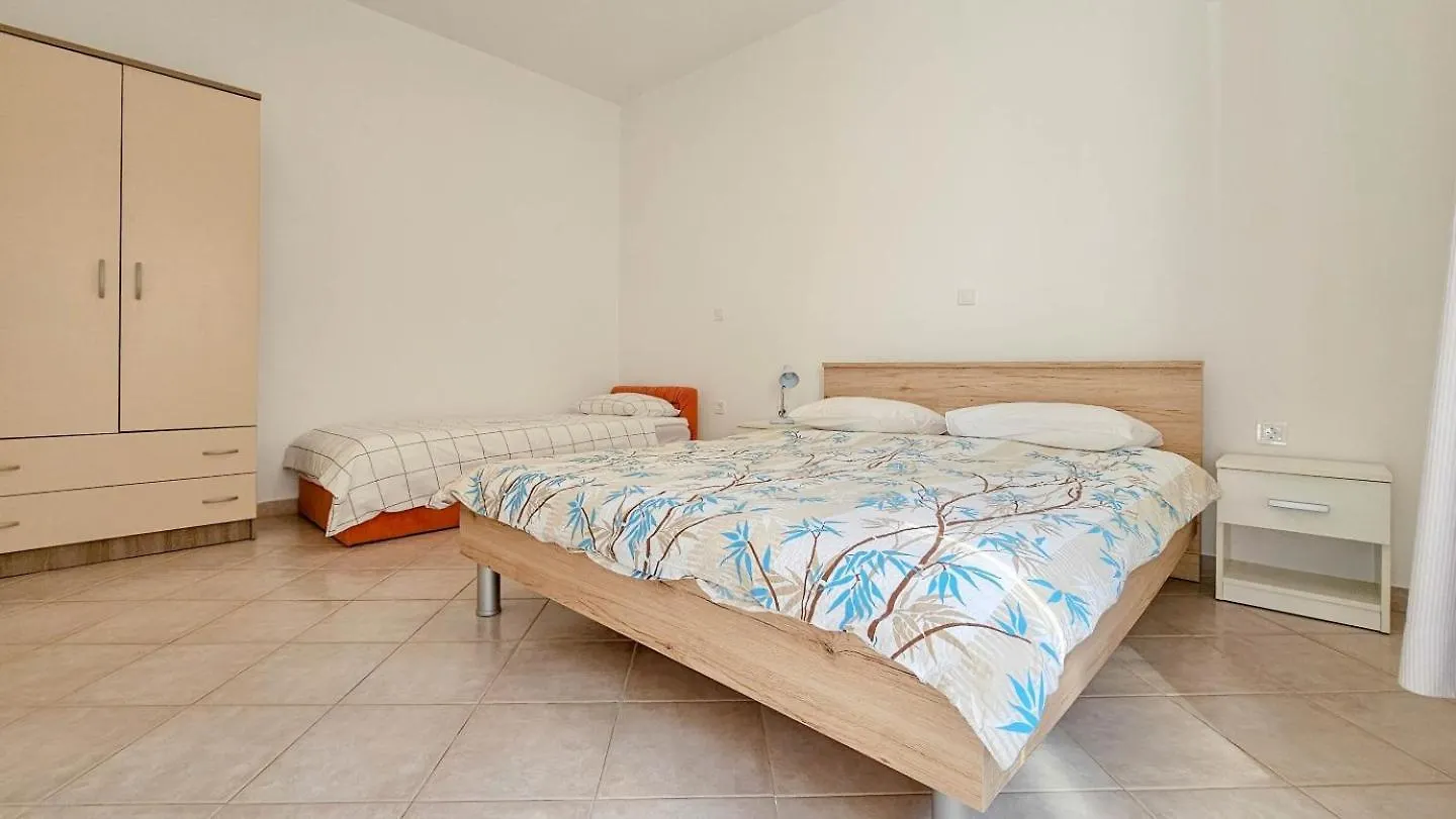Adila 3 Apartment Novigrad   Novigrad (Istria)